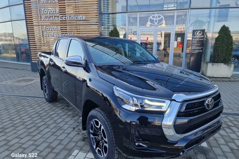 Toyota Hilux din 2025 cu 15 km - oferta TOY198796 - foto 1