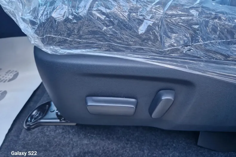 Toyota Hilux din 2025 cu 15 km - oferta TOY198796 - foto 12