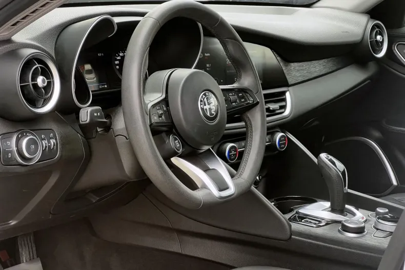 Alfa Romeo Giulia din 2020 cu 76.827 km - oferta ALF198836 - foto 12