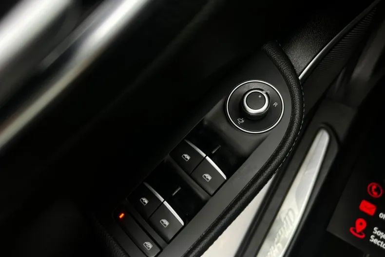 Alfa Romeo Giulia din 2020 cu 76.827 km - oferta ALF198836 - foto 17