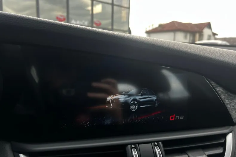 Alfa Romeo Giulia din 2020 cu 76.827 km - oferta ALF198836 - foto 30