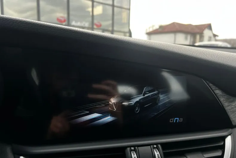 Alfa Romeo Giulia din 2020 cu 76.827 km - oferta ALF198836 - foto 31