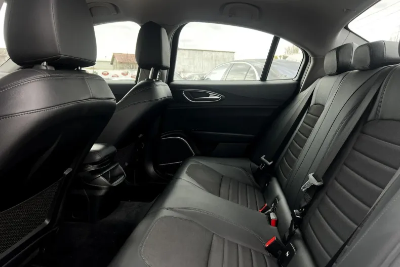 Alfa Romeo Giulia din 2020 cu 76.827 km - oferta ALF198836 - foto 33