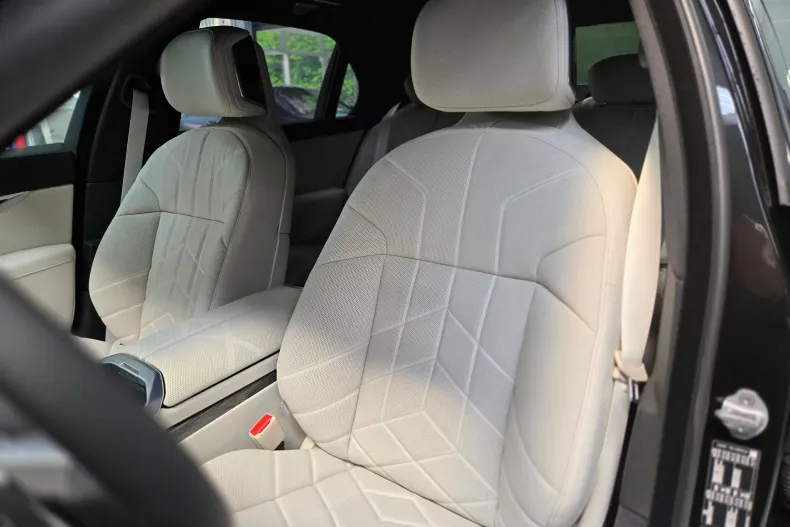 BMW 740d (Seria 7) din 2026 cu 20 km - oferta BMW198845 - foto 2