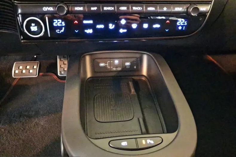 Hyundai IONIQ 5 din 2024 cu 18.200 km - oferta HYU198854 - foto 9