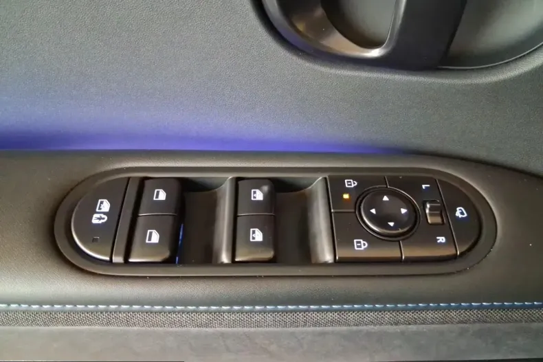 Hyundai IONIQ 5 din 2024 cu 18.200 km - oferta HYU198854 - foto 10