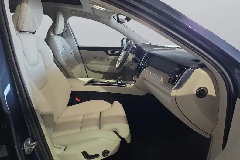 Volvo XC60 din 2023 cu 60.300 km - oferta VOL198857 - foto 7