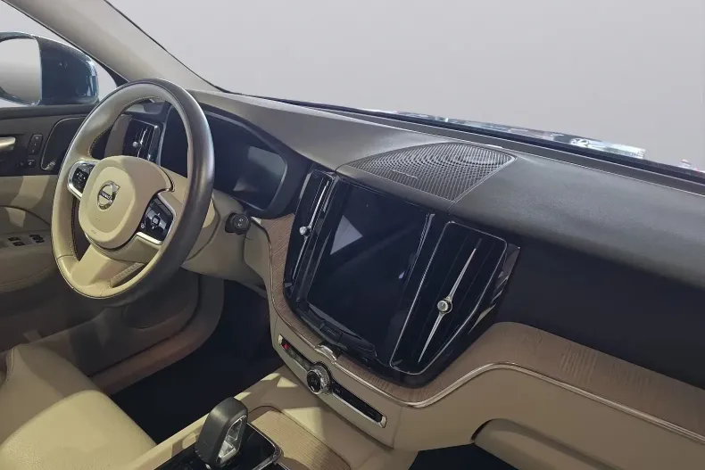 Volvo XC60 din 2023 cu 60.300 km - oferta VOL198857 - foto 8