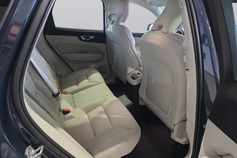 Volvo XC60 din 2023 cu 60.300 km - oferta VOL198857 - foto 9