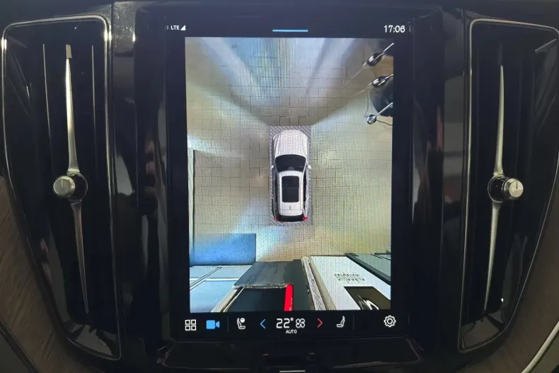 Volvo XC60 din 2023 cu 60.300 km - oferta VOL198857 - foto 19