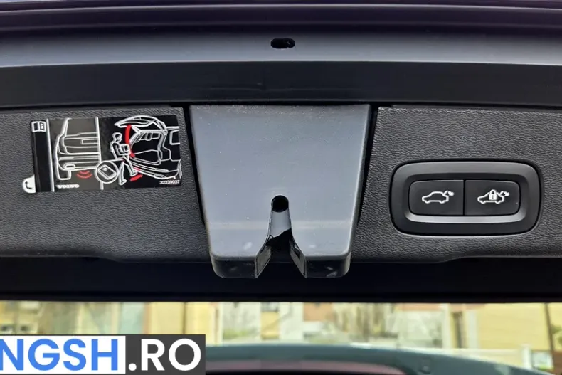 Volvo XC60 din 2021 cu 75.935 km - oferta VOL198863 - foto 12