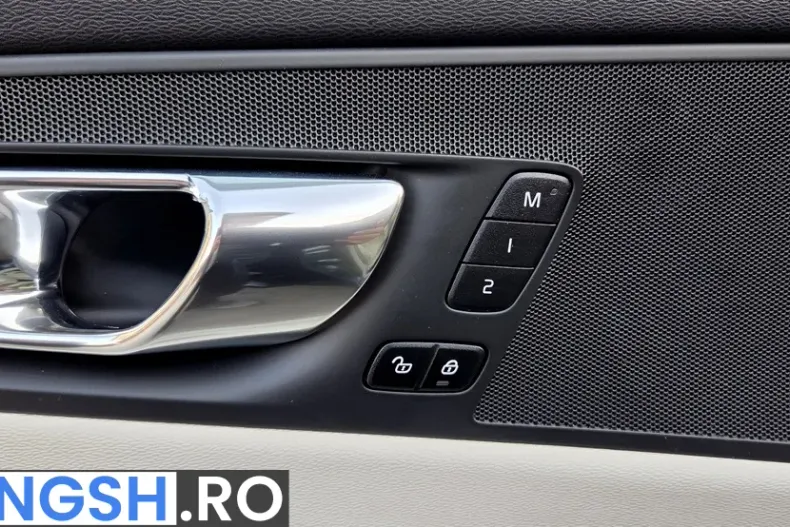 Volvo XC60 din 2021 cu 75.935 km - oferta VOL198863 - foto 16