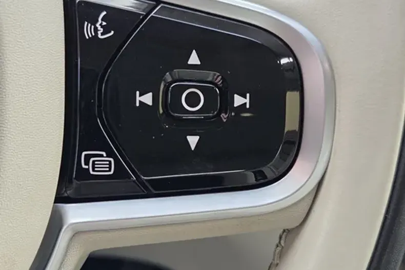 Volvo XC60 din 2021 cu 75.935 km - oferta VOL198863 - foto 28