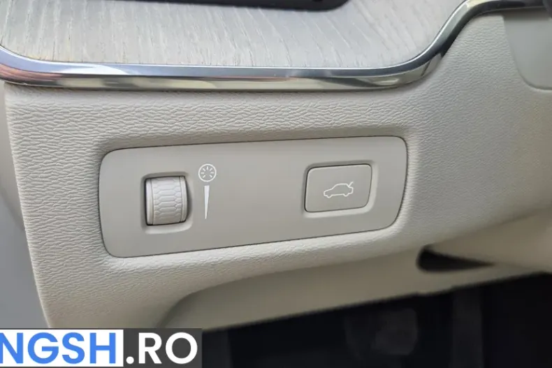 Volvo XC60 din 2021 cu 75.935 km - oferta VOL198863 - foto 29