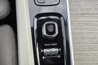 Volvo XC60 din 2021 cu 75.935 km - oferta VOL198863 - foto 33