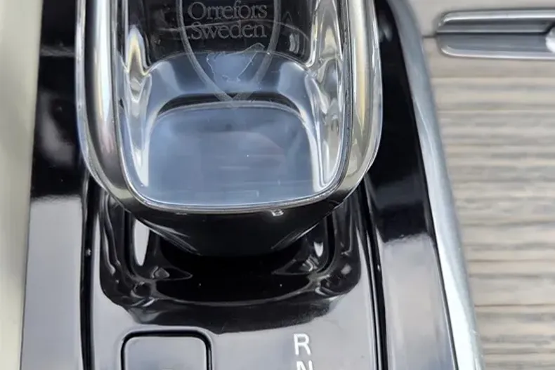 Volvo XC60 din 2021 cu 75.935 km - oferta VOL198863 - foto 34