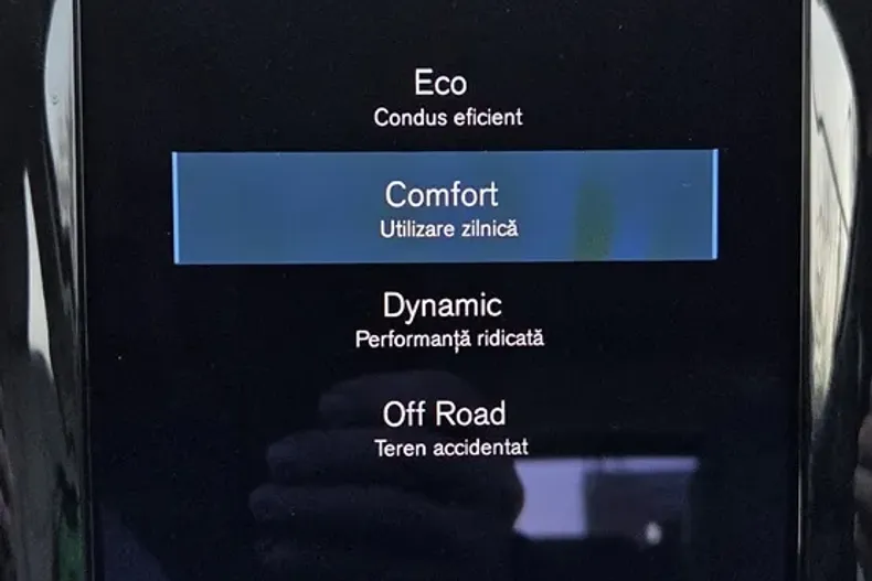 Volvo XC60 din 2021 cu 75.935 km - oferta VOL198863 - foto 36