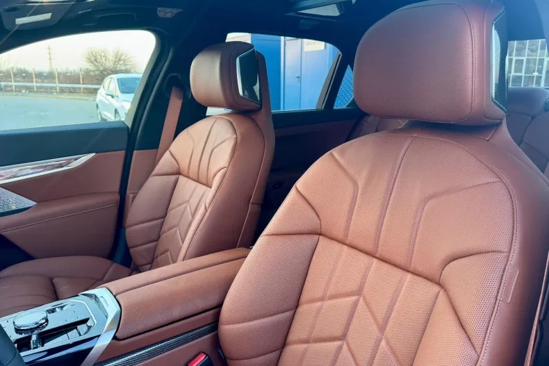 BMW 750e (Seria 7) din 2026 cu 1 km - oferta BMW198878 - foto 11