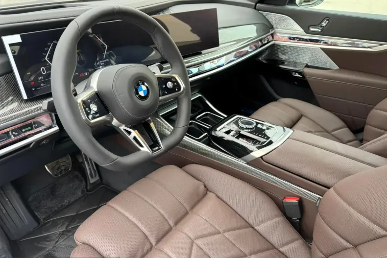 BMW 740d (Seria 7) din 2026 cu 1 km - oferta BMW198879 - foto 8