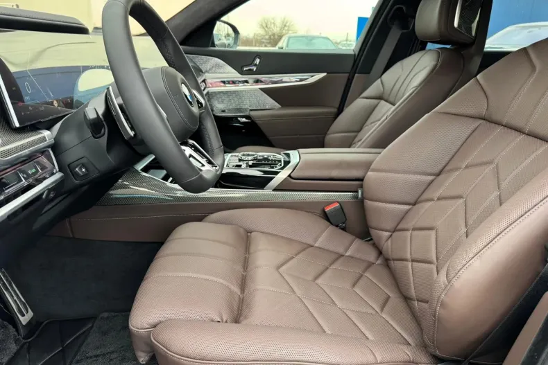 BMW 740d (Seria 7) din 2026 cu 1 km - oferta BMW198879 - foto 9