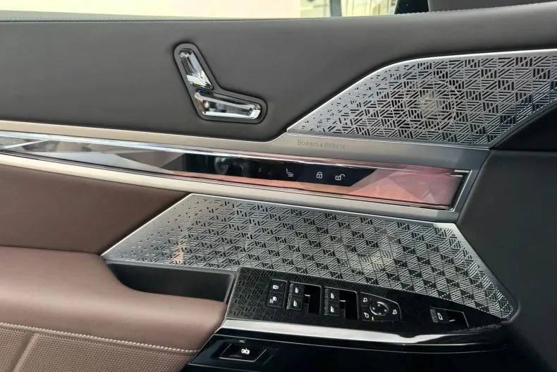 BMW 740d (Seria 7) din 2026 cu 1 km - oferta BMW198879 - foto 12