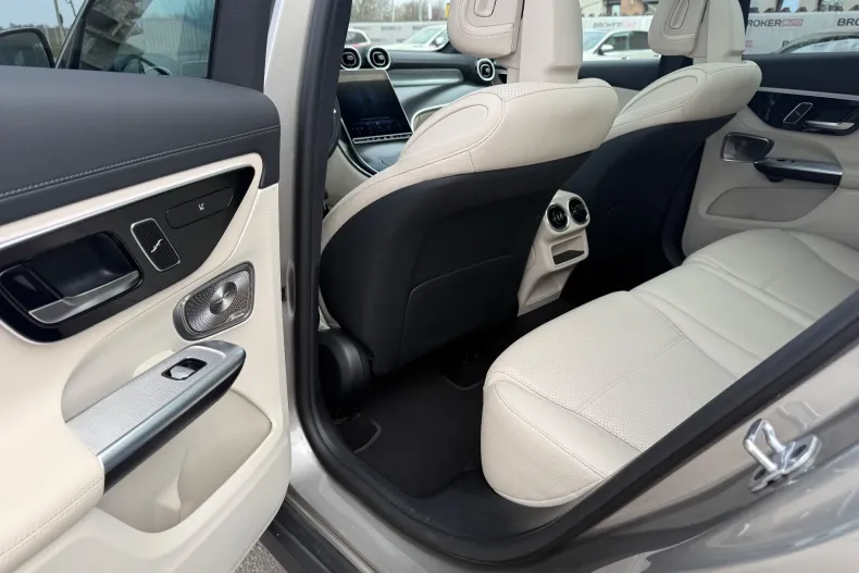 Mercedes-Benz GLC din 2023 cu 20.658 km - oferta MER198880 - foto 12