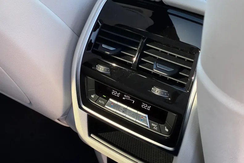 BMW X7 (Seria X) din 2024 cu 69.892 km - oferta BMW198884 - foto 29