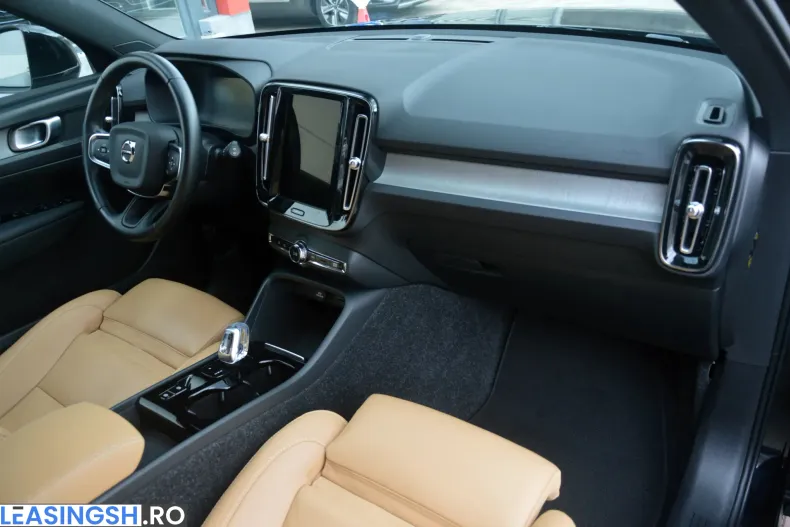 Volvo XC40 din 2022 cu 154.105 km - oferta VOL198892 - foto 28