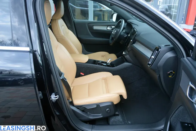 Volvo XC40 din 2022 cu 154.105 km - oferta VOL198892 - foto 29