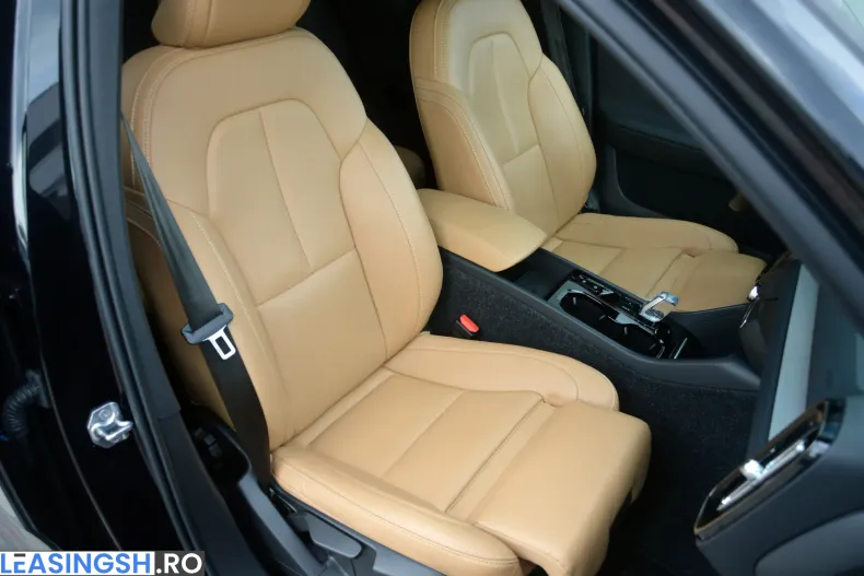 Volvo XC40 din 2022 cu 154.105 km - oferta VOL198892 - foto 30