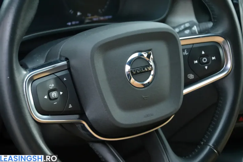 Volvo XC40 din 2022 cu 154.105 km - oferta VOL198892 - foto 32