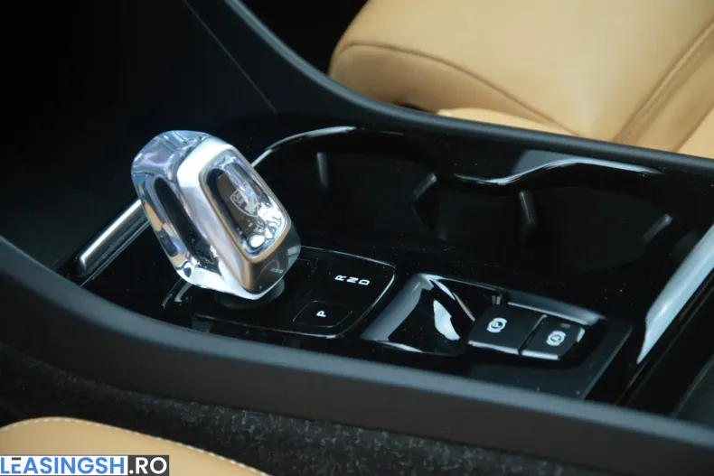 Volvo XC40 din 2022 cu 154.105 km - oferta VOL198892 - foto 33