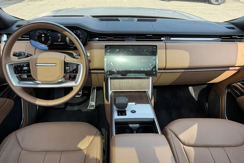 Land Rover Range Rover din 2025 cu 13.500 km - oferta LAN198898 - foto 4