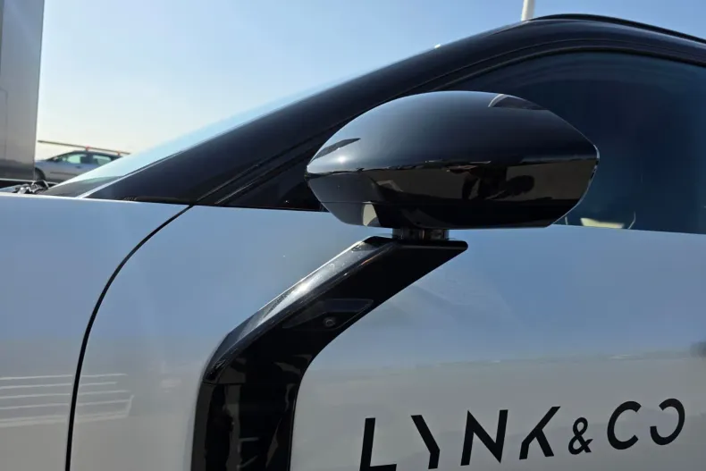 Lynk & Co 08 din 2025 cu 3.000 km - oferta LYN198906 - foto 8