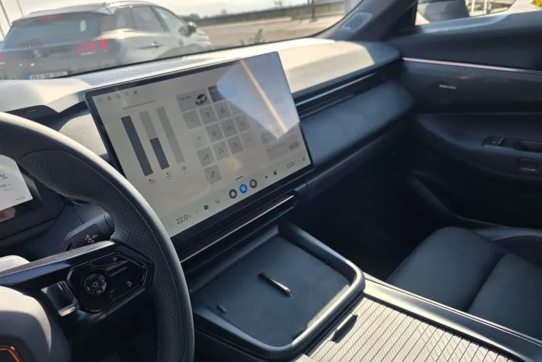 Lynk & Co 08 din 2025 cu 3.000 km - oferta LYN198906 - foto 14