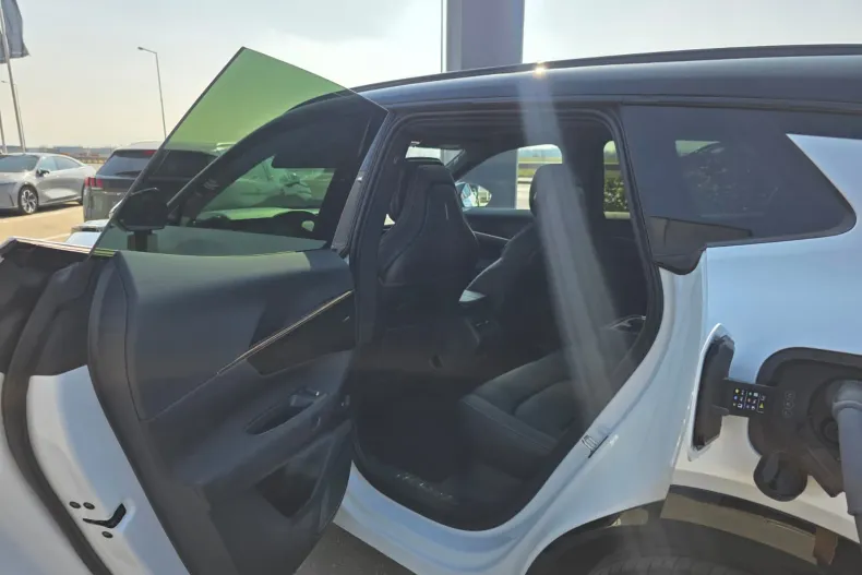 Lynk & Co 08 din 2025 cu 3.000 km - oferta LYN198906 - foto 18