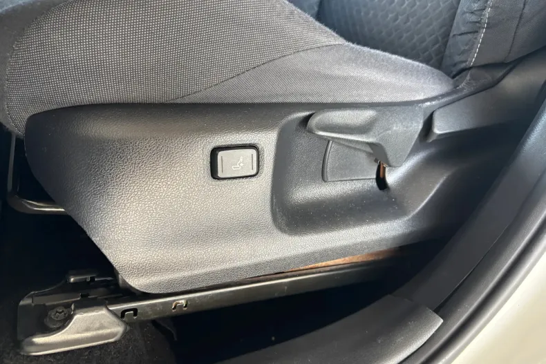 Toyota C-HR din 2022 cu 175.000 km - oferta TOY198914 - foto 32