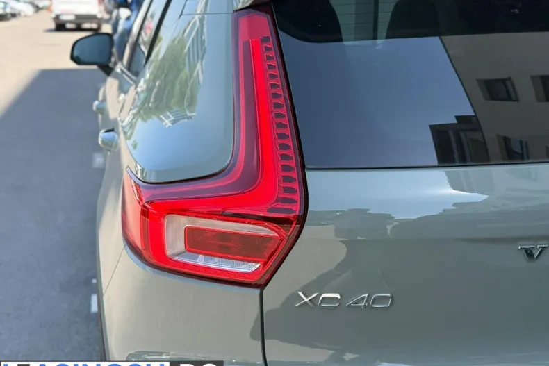 Volvo XC40 din 2025 cu 13.000 km - oferta VOL198918 - foto 12