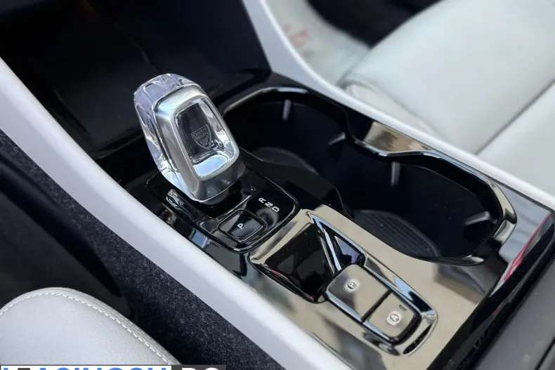 Volvo XC40 din 2025 cu 13.000 km - oferta VOL198918 - foto 29