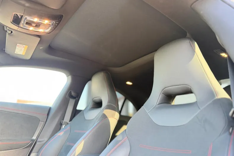 Mercedes-Benz CLA (Clasa CLA) din 2024 cu 4.880 km - oferta MER198919 - foto 13