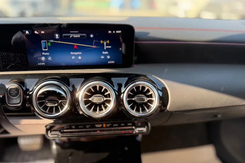 Mercedes-Benz CLA (Clasa CLA) din 2024 cu 4.880 km - oferta MER198919 - foto 16