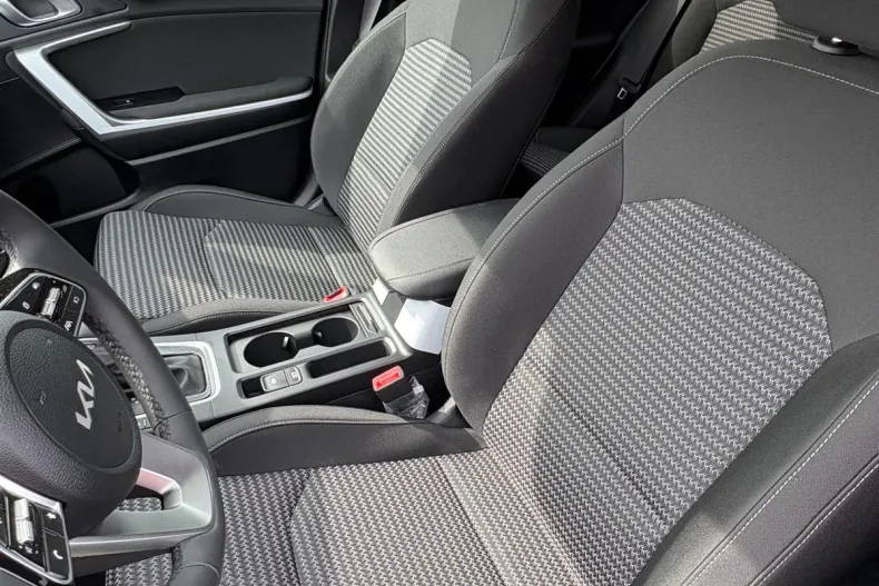 Kia XCeed din 2025 cu 710 km - oferta KIA198924 - foto 7