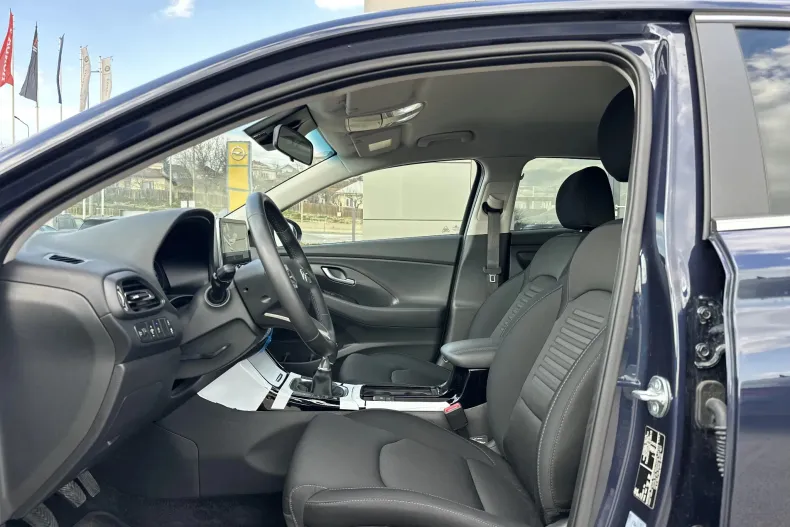 Hyundai i30 din 2025 cu 2.200 km - oferta HYU198936 - foto 12