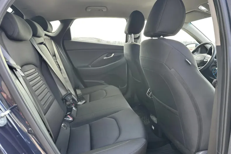 Hyundai i30 din 2025 cu 2.200 km - oferta HYU198936 - foto 13