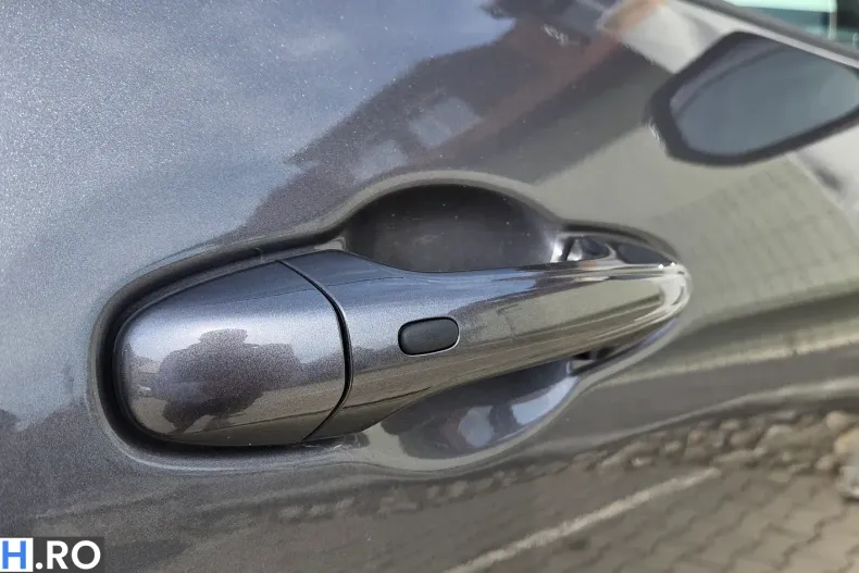 Toyota Hilux din 2025 cu 9.999 km - oferta TOY198947 - foto 11