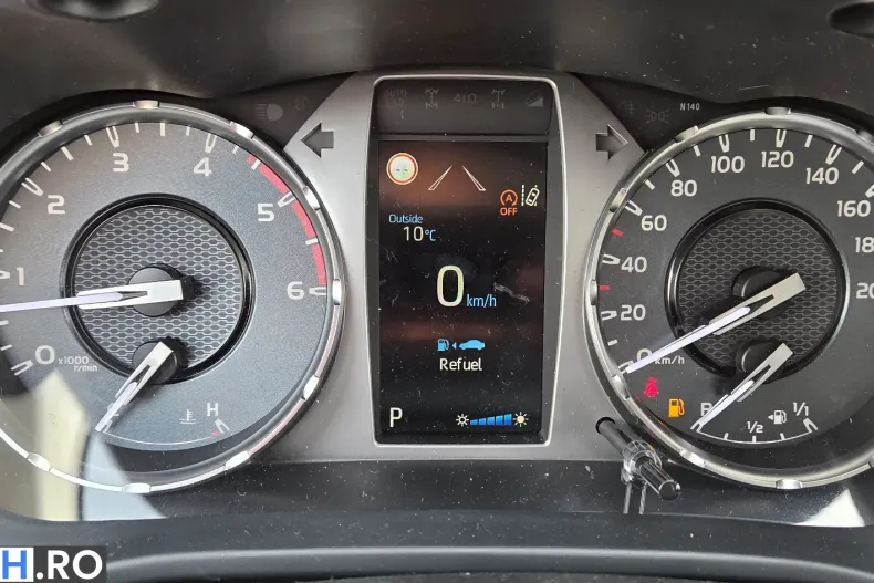 Toyota Hilux din 2025 cu 9.999 km - oferta TOY198947 - foto 19