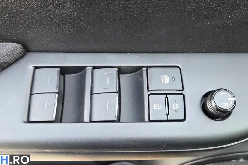 Toyota Hilux din 2025 cu 9.999 km - oferta TOY198947 - foto 21