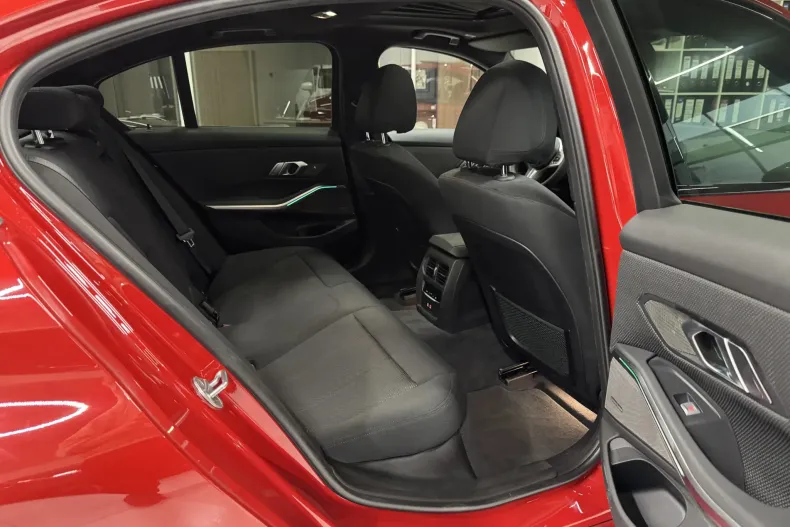 BMW 330e (Seria 3) din 2020 cu 54.500 km - oferta BMW198968 - foto 12