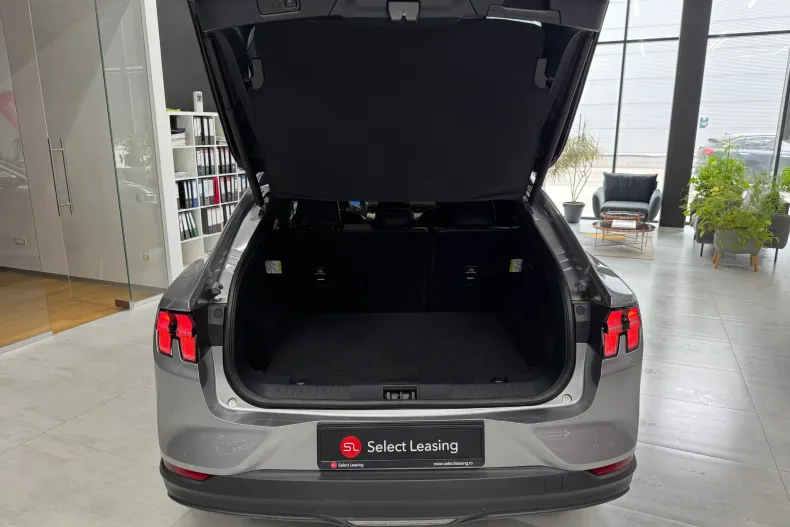 Ford Mustang Mach-E din 2022 cu 54.943 km - oferta FOR198969 - foto 9