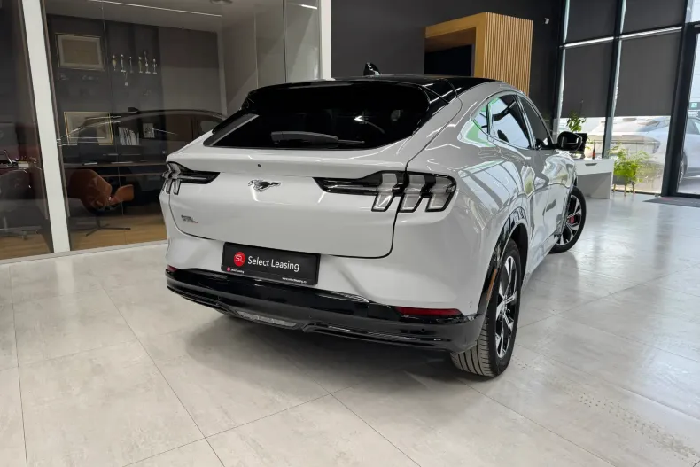 Ford Mustang Mach-E din 2022 cu 45.252 km - oferta FOR198971 - foto 2